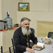 «И БУДУТ ХОДИТЬ СО МНОЮ В БЕЛЫХ ОДЕЖДАХ, ИБО ОНИ ДОСТОЙНЫ»