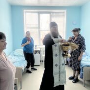 В ПРАЗДНИК КРЕЩЕНИЯ ГОСПОДНЯ СВЯЩЕННОСЛУЖИТЕЛИ ЮГО-ЗАПАДНОГО БЛАГОЧИНИЯ Г. САРАНСКА ПОСЕЩАЮТ БОЛЬНИЦЫ