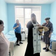 В ПРАЗДНИК КРЕЩЕНИЯ ГОСПОДНЯ СВЯЩЕННОСЛУЖИТЕЛИ ЮГО-ЗАПАДНОГО БЛАГОЧИНИЯ Г. САРАНСКА ПОСЕЩАЮТ БОЛЬНИЦЫ