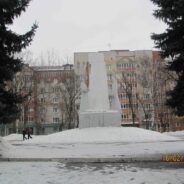Два памятника уходящей эпохи