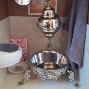 В ПРАВОМ ПРИДЕЛЕ ХРАМА СВЯТЫХ МЕФОДИЯ И КИРИЛЛА Г. САРАНСКА ОБОРУДОВАЛИ ПОНОМАРСКИЙ УГОЛОК